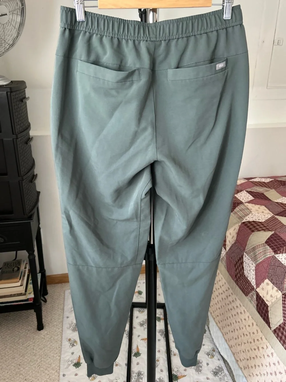 Figs Tansen Jogger Scrub Pants Men’s Medium Tall